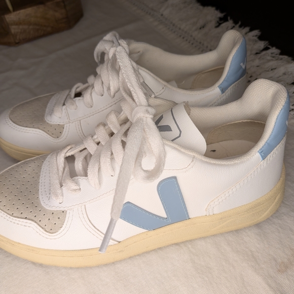 Veja Women's White and Beige Sneakers - Picture 3 of 5